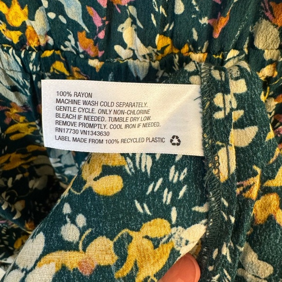 EUC A New Day Yellow Floral Maxi Sundress with Flutter Sleeves Size Small - Picture 4 of 7